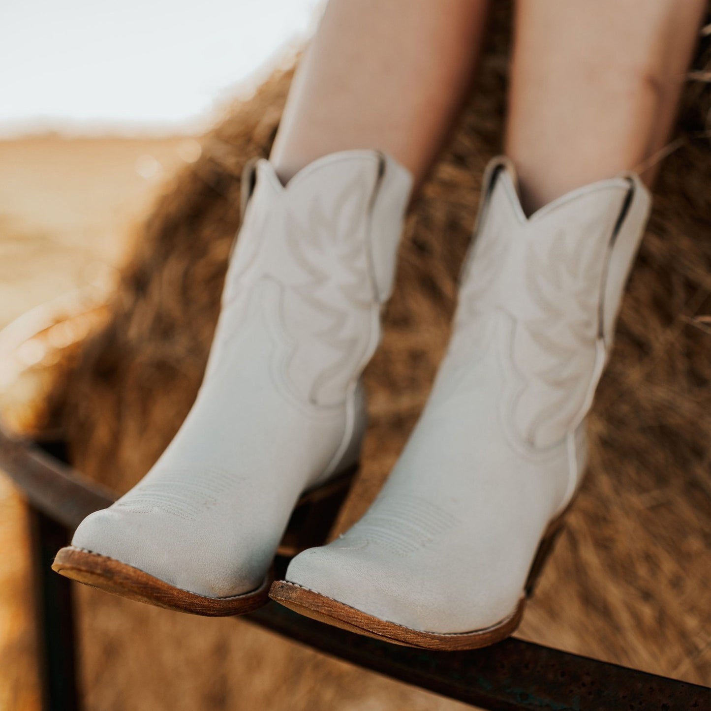 White Almond-Toe Embroidery Ankle Cowgirl Boots