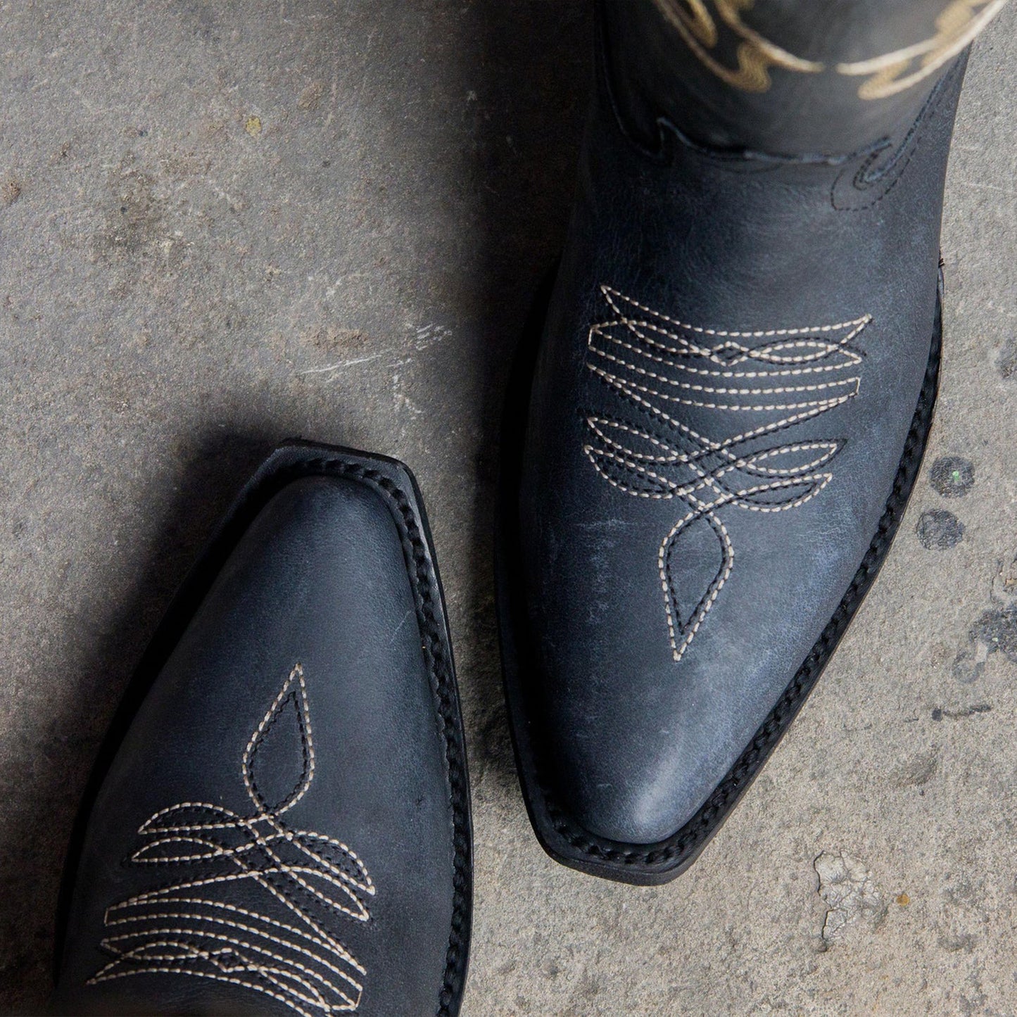 Black Snip-Toe Classic Embroidery Wide Calf Knee High Tall Cowgirl Boots