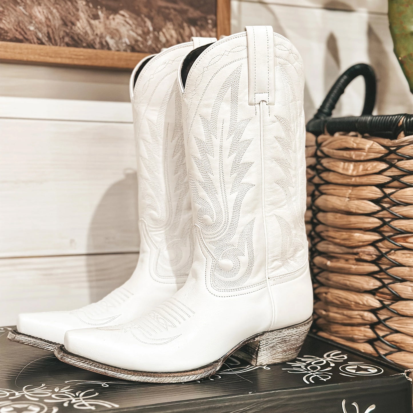 White Snip-Toe Embroidery Classic Mid Calf Cowgirl Boots