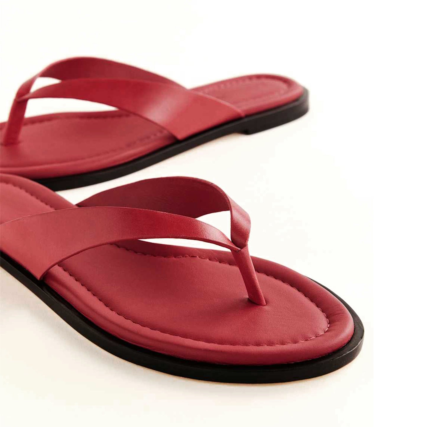 Red Round-Toe Flip-Flop Slip-On Sandals Flats