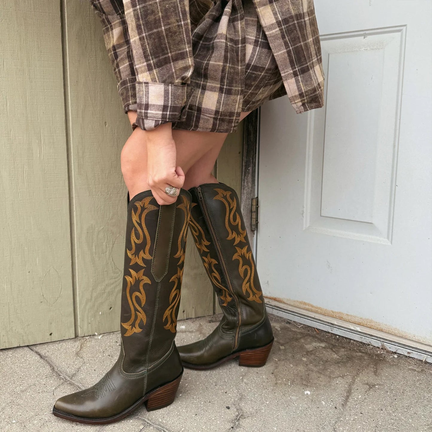 Olive Green Pointed-Toe Embroidery Full-Zip Knee High Cowgirl Boots