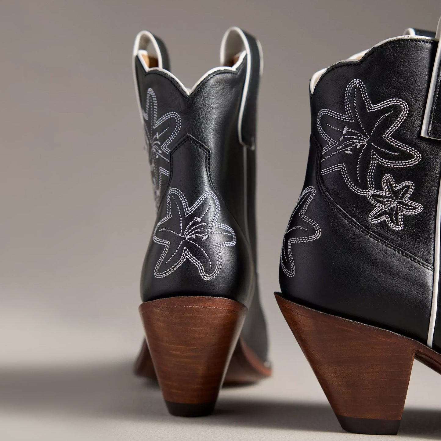 Black Snip-Toe Flower Embroidery Ankle Cowgirl Boots