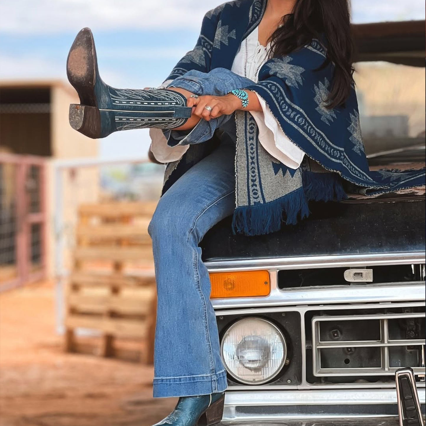 Teal Pointed-Toe Western Embroidery Mid Calf Cowgirl Boots