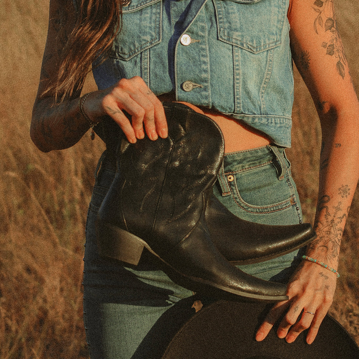 The Riley - Black