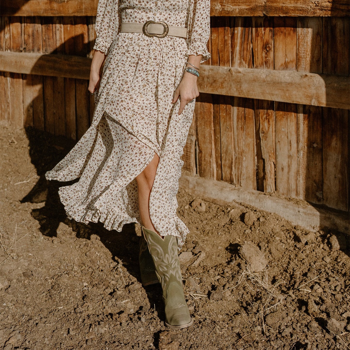 Green Faux Suede Snip-Toe Mid Calf Embroidery Cowgirl Boots