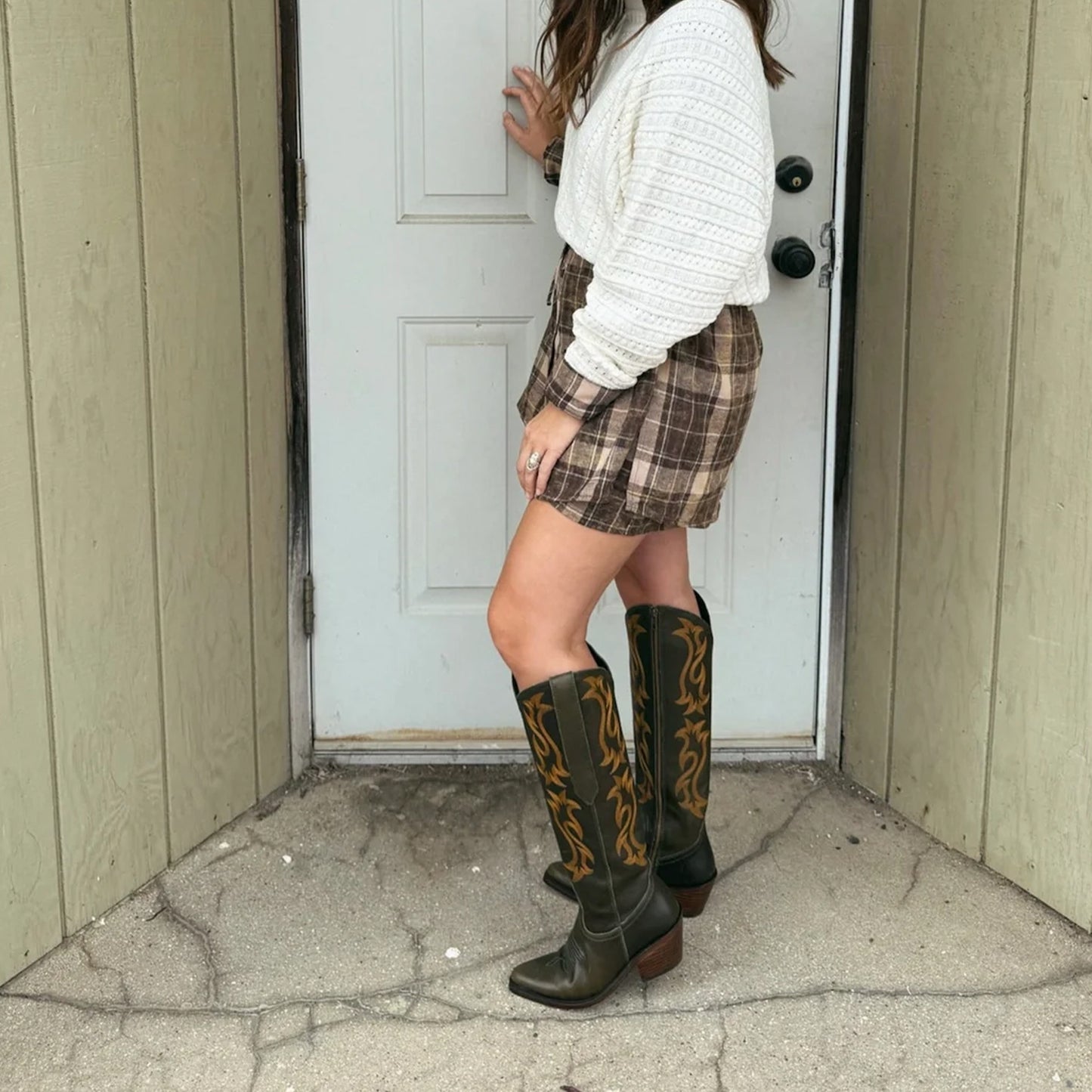 Olive Green Pointed-Toe Embroidery Full-Zip Knee High Cowgirl Boots