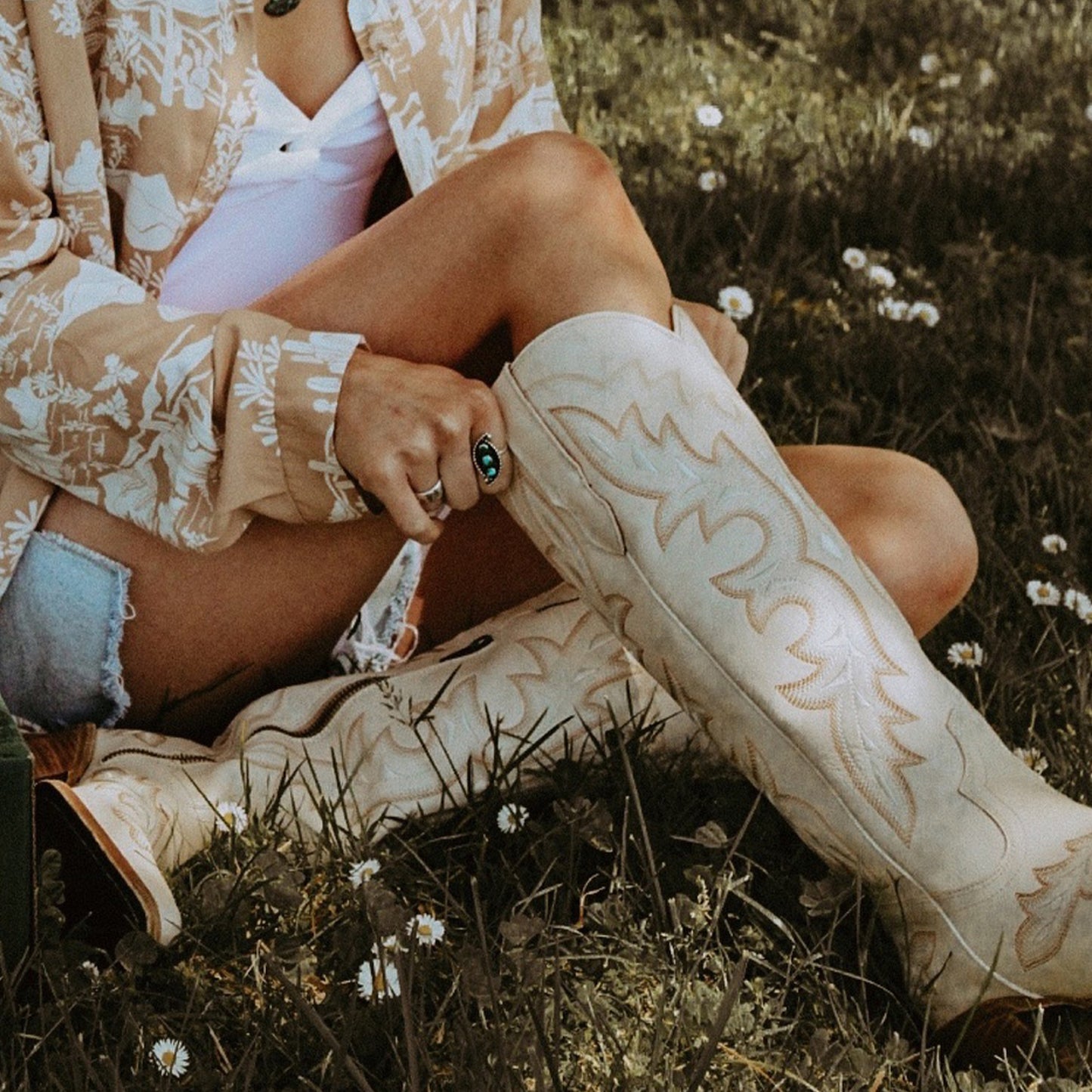 Ivory Snip-Toe Chic Embroidery Half-Zip Knee High Cowgirl Boots