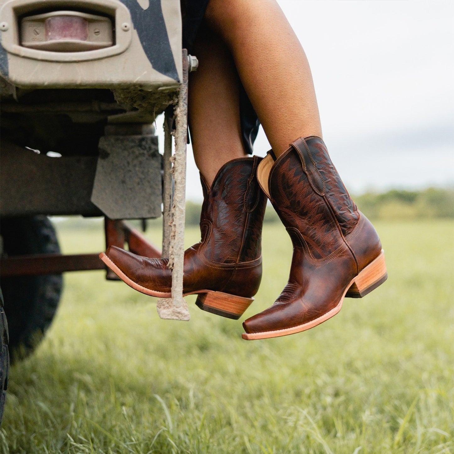 Chestnut Snip-Toe Classic Simple Ankle Cowgirl Boots