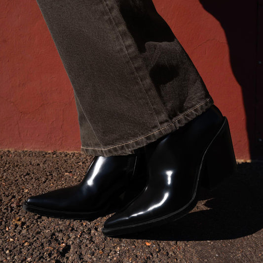 Black Pointed-Toe Full-Zip Simple Ankle Cowgirl Boots