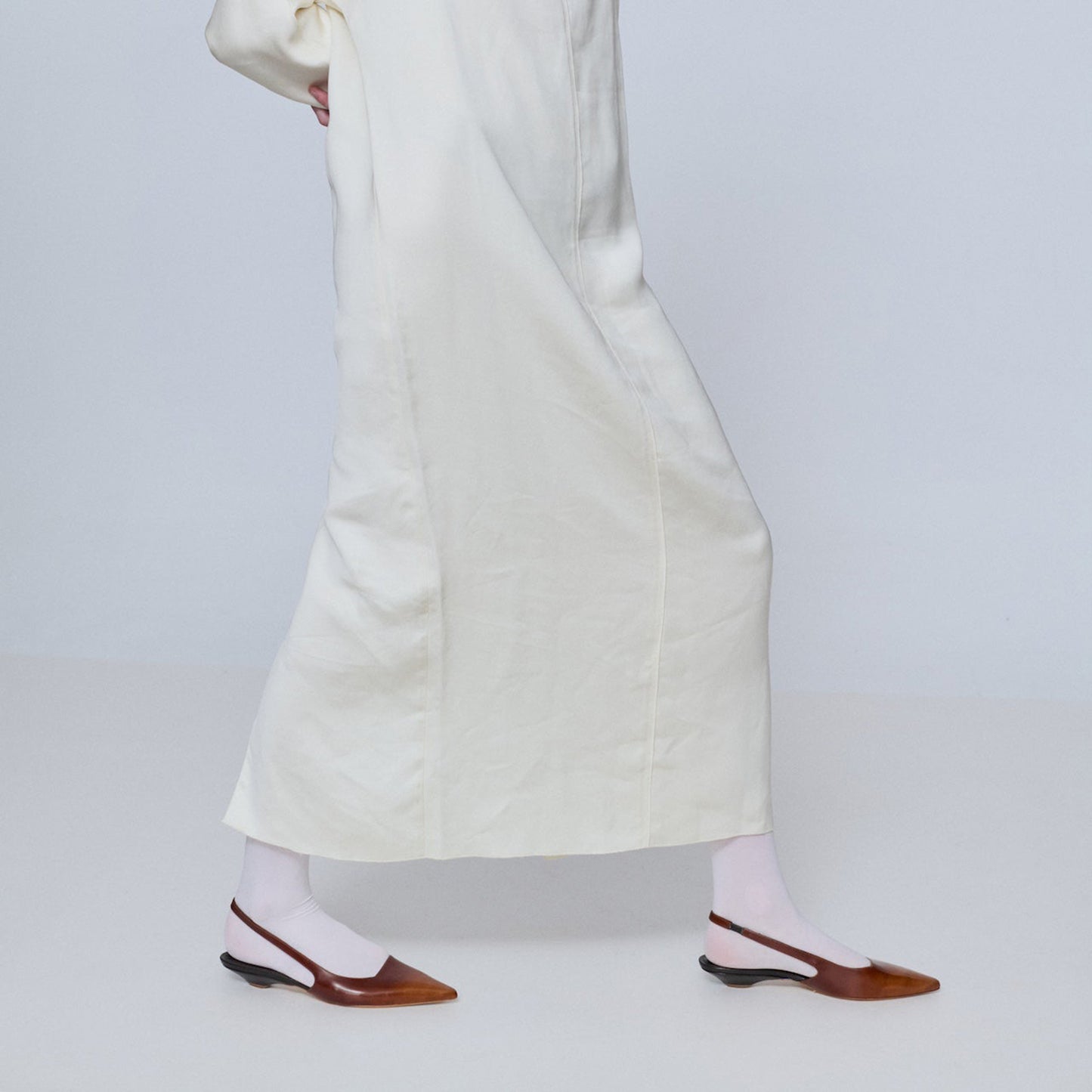 Caramel Pointed-Toe Classic Slingback Kitten Heels