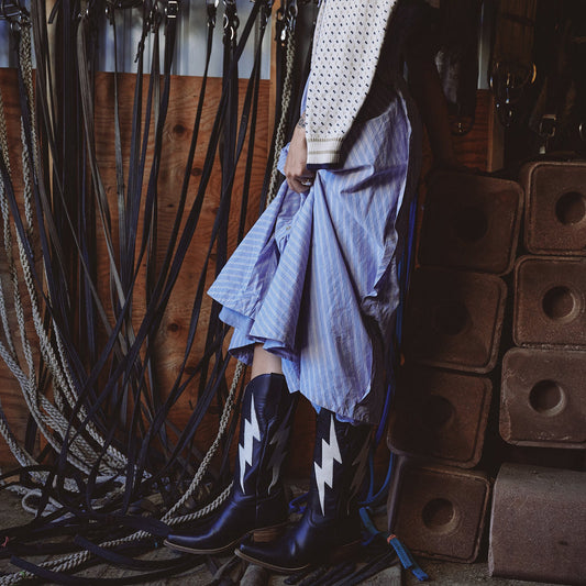 Black Snip-Toe Lightning Embroidery Mid Calf Classic Cowgirl Boots