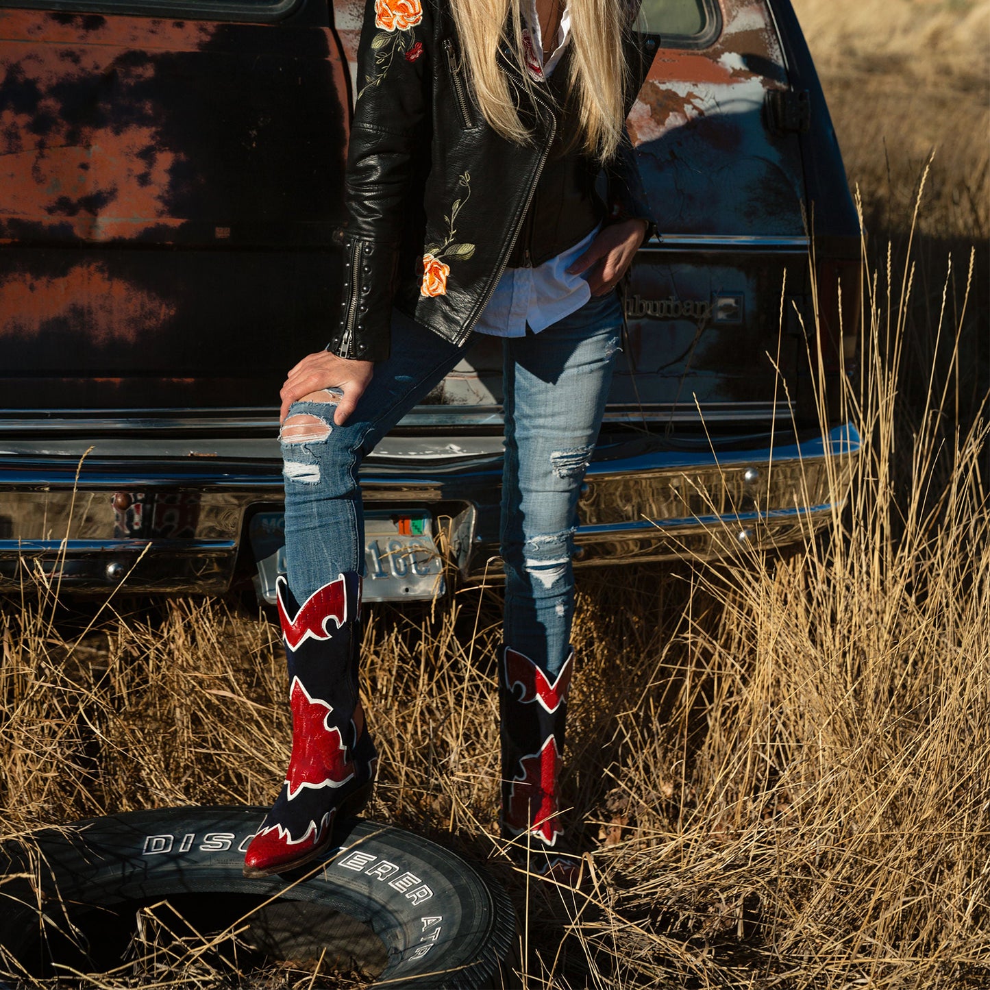 Contrast Tri-Colors Crocodile Print Vegan Leather And Faux Suede Round-Toe Inlays Mid Calf Cowgirl Boots