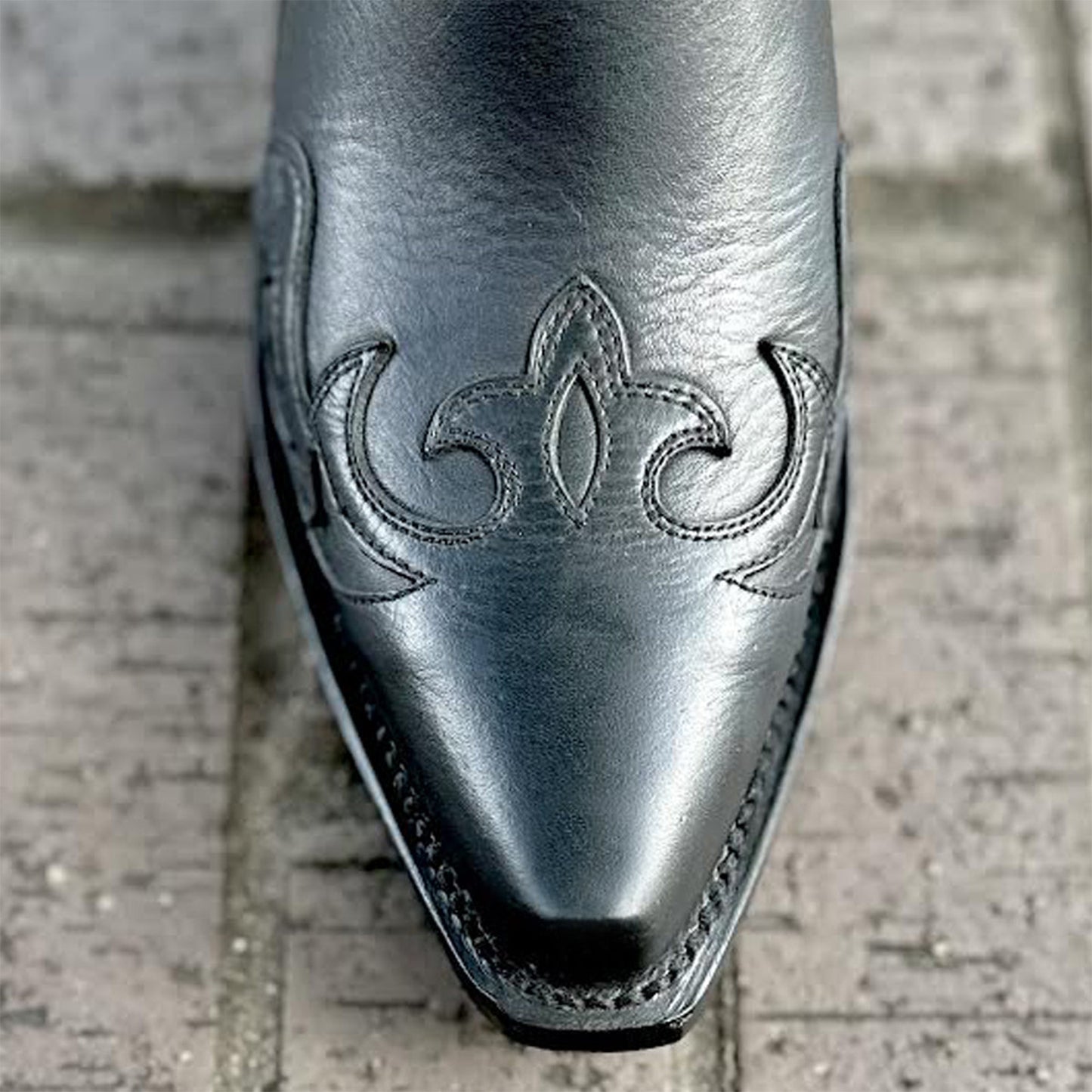 Black Snip-Toe Running Stitch Ankle Cowgirl Boots