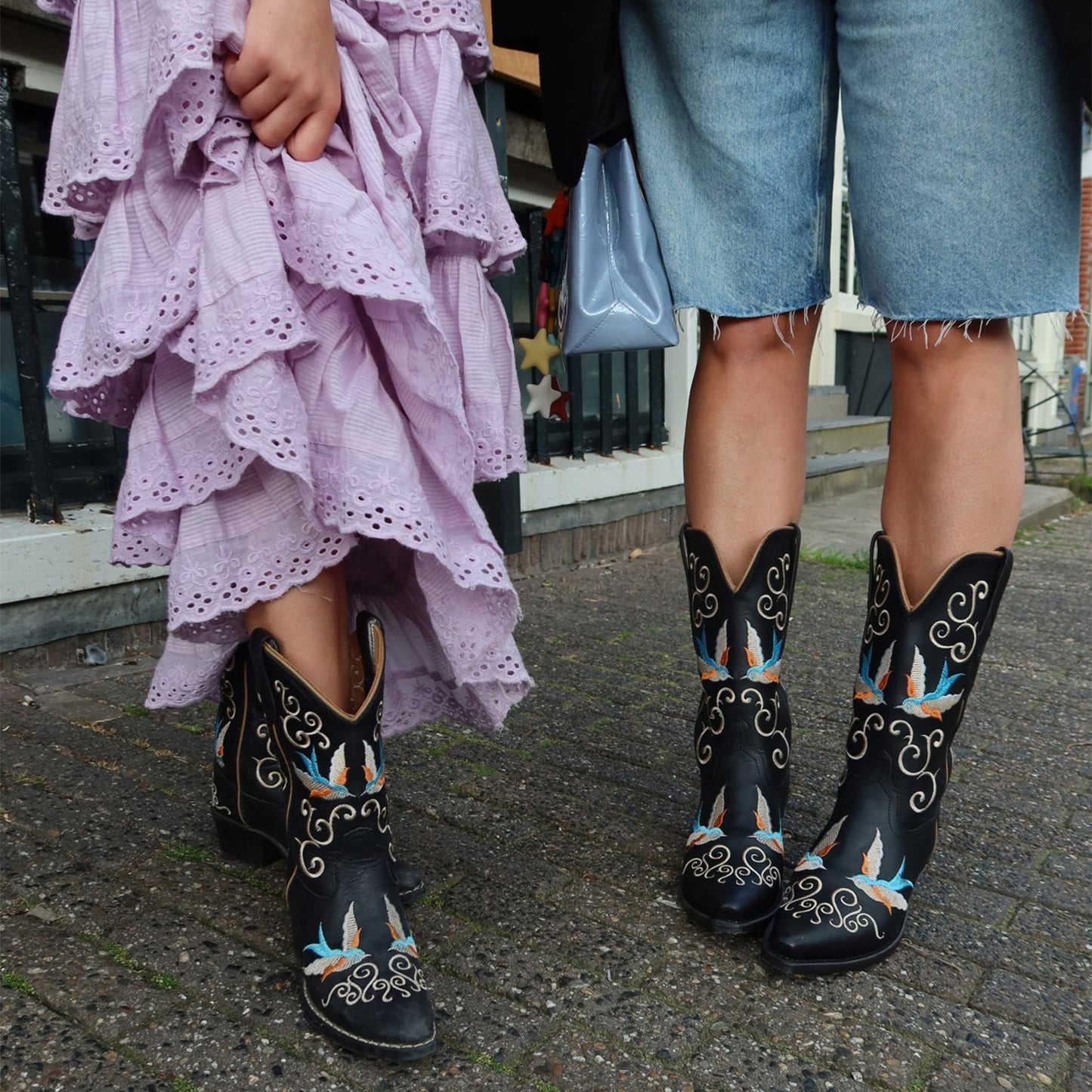 Black Snip-Toe Swallow Embroidery Mid Calf Cowgirl Boots