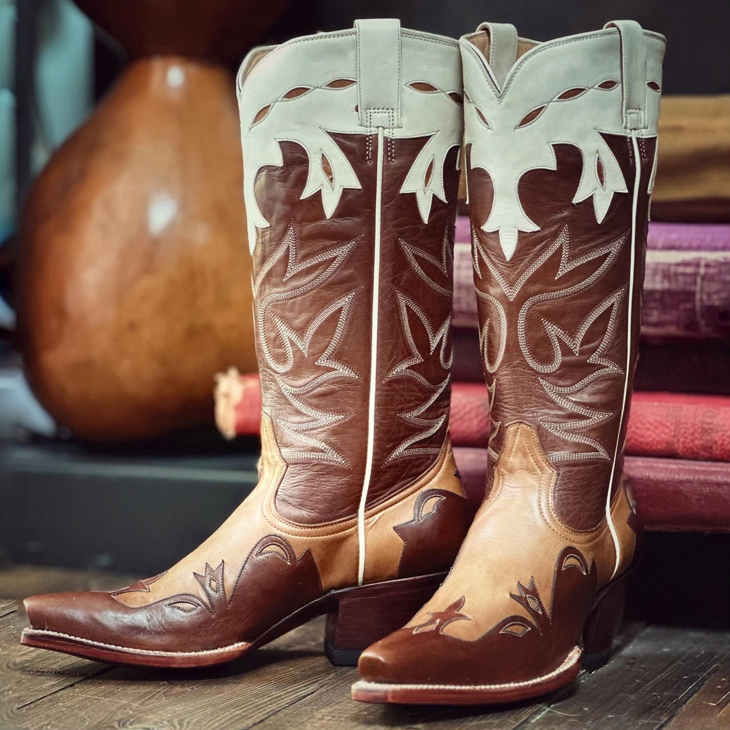 Contrast Tri-Color Snip-Toe Embroidery Classic Mid Calf Cowgirl Boots