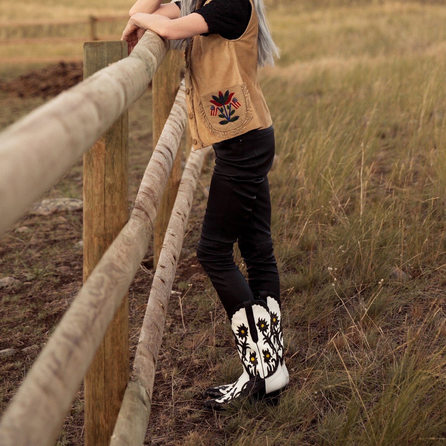 White Almond-Toe Flowers And Crocodile Print Appliques Mid Calf Cowgirl Boots