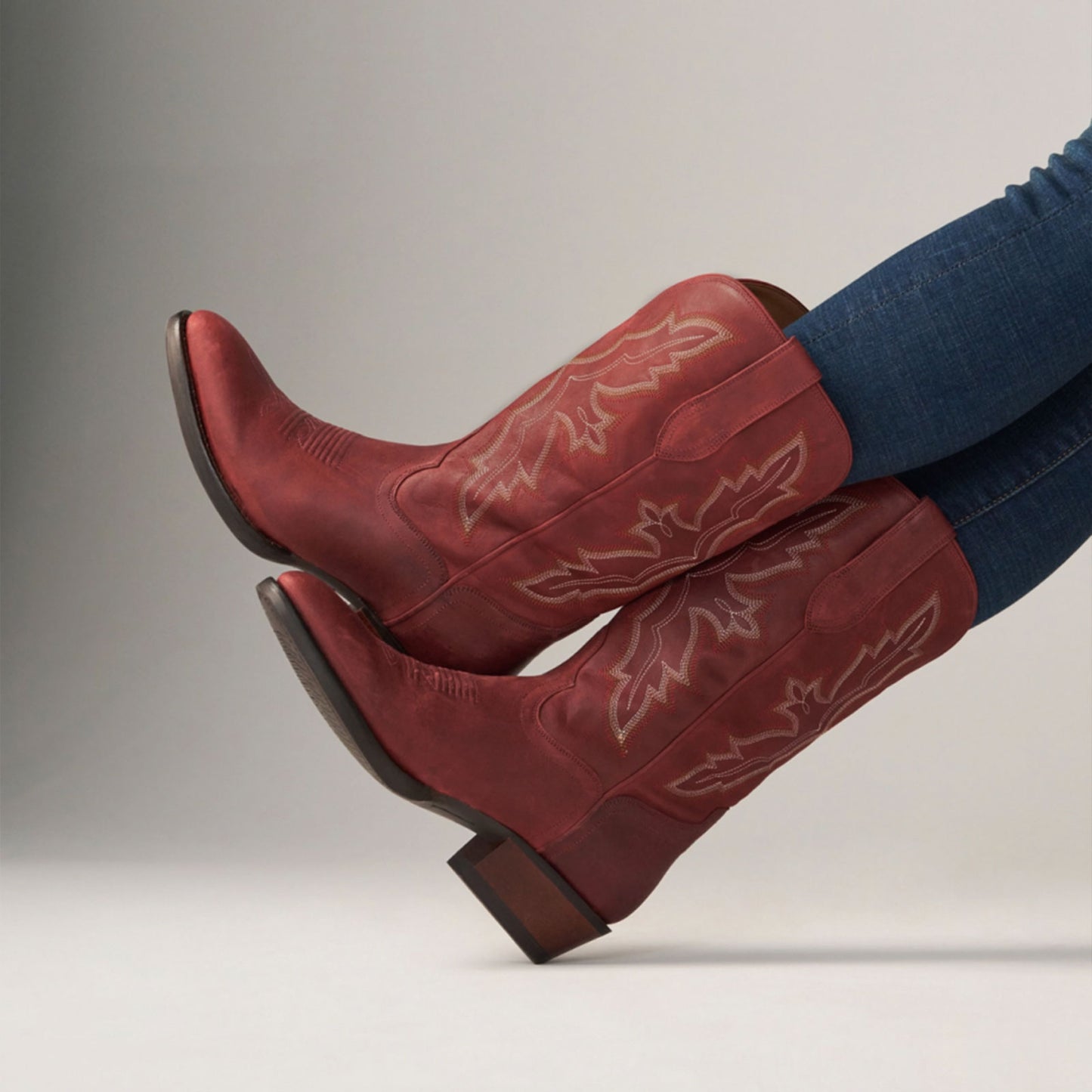 Redwood Round-Toe Chic Embroidery Classic Western Mid Calf Cowgirl Boots