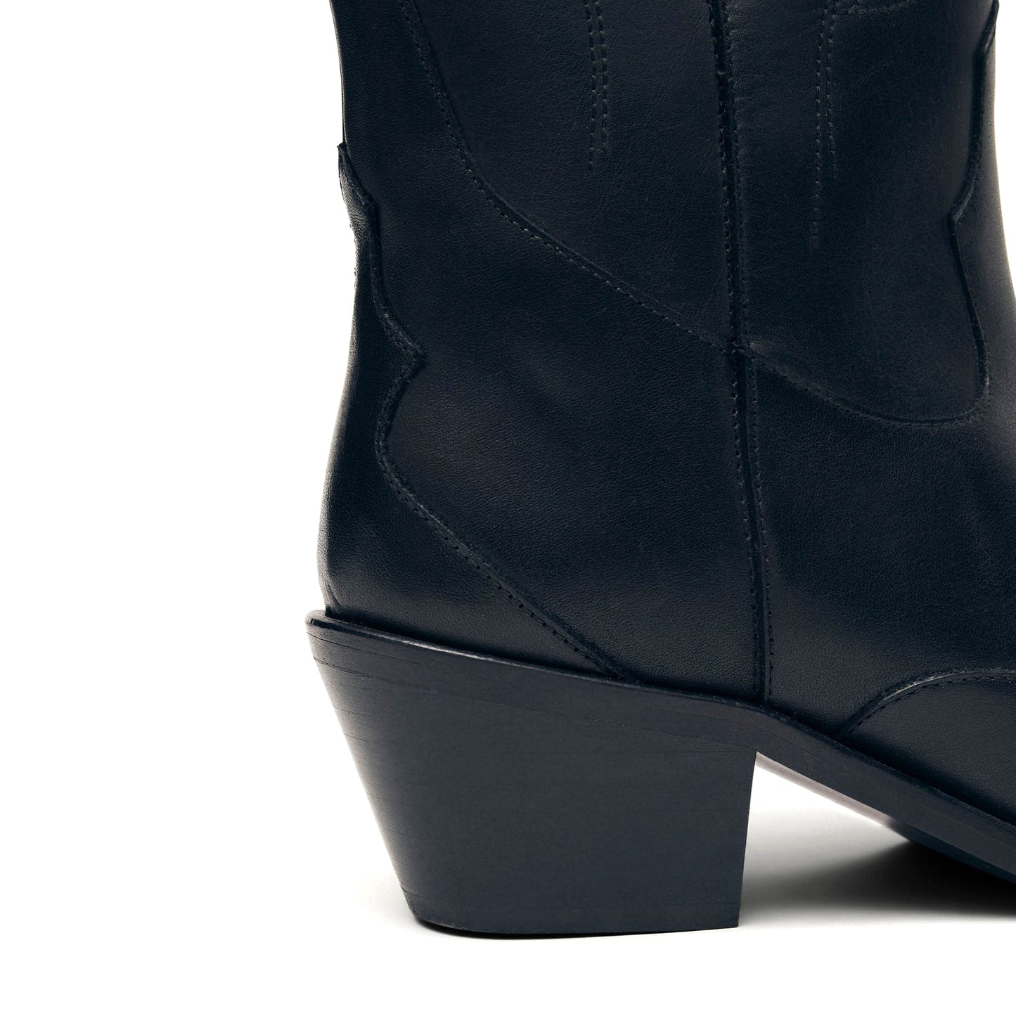 Black Pointed-Toe Tulip Embroidery Mid Calf Cowgirl Boots