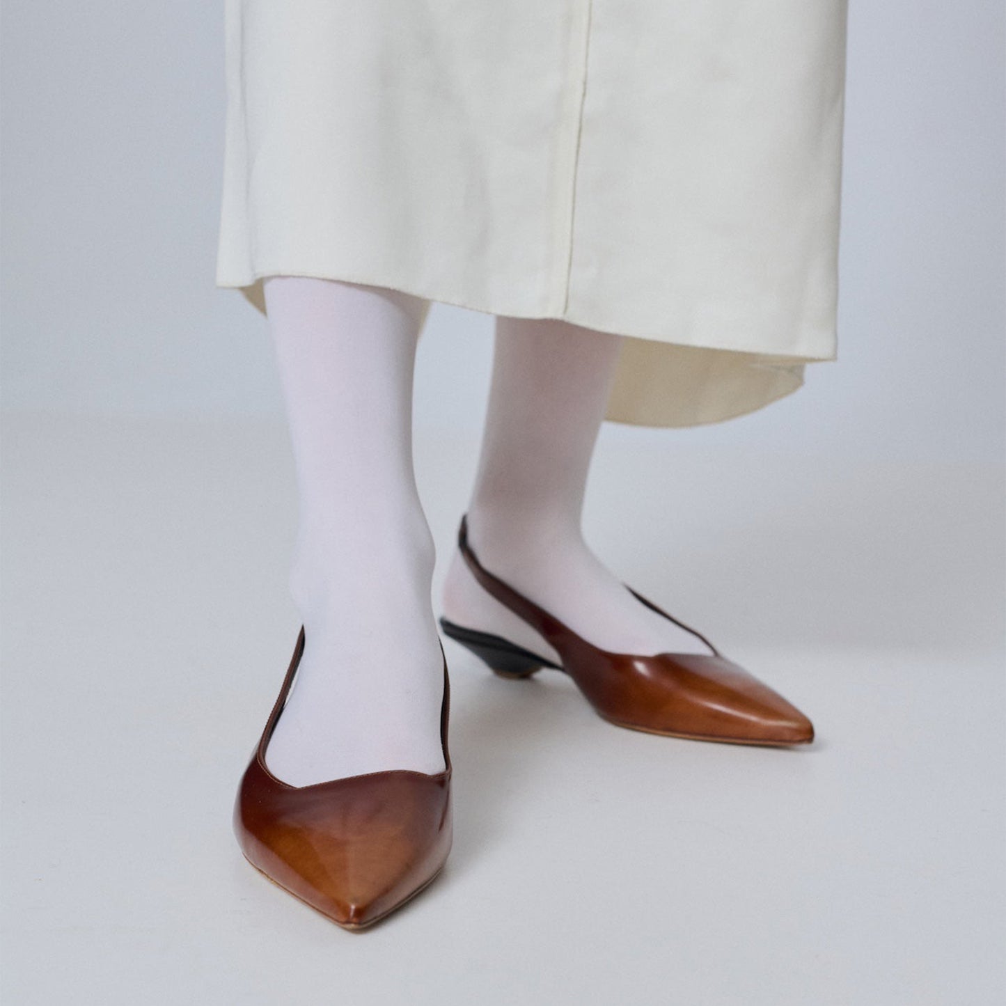 Caramel Pointed-Toe Classic Slingback Kitten Heels