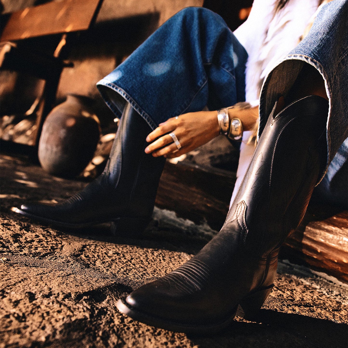 Black Round-Toe Simple Mid Calf Chic Classic Cowgirl Boots