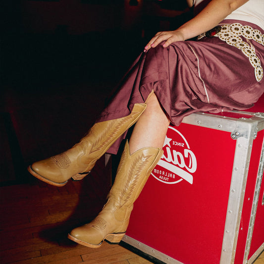 Tan Round-Toe Embroidery Classic Mid Calf Cowgirl Boots