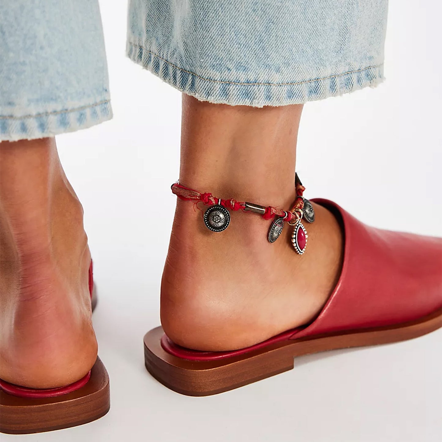 Red Pointed-Toe Simple Slip-on Ballet Flats With Ankle Adornment Chain