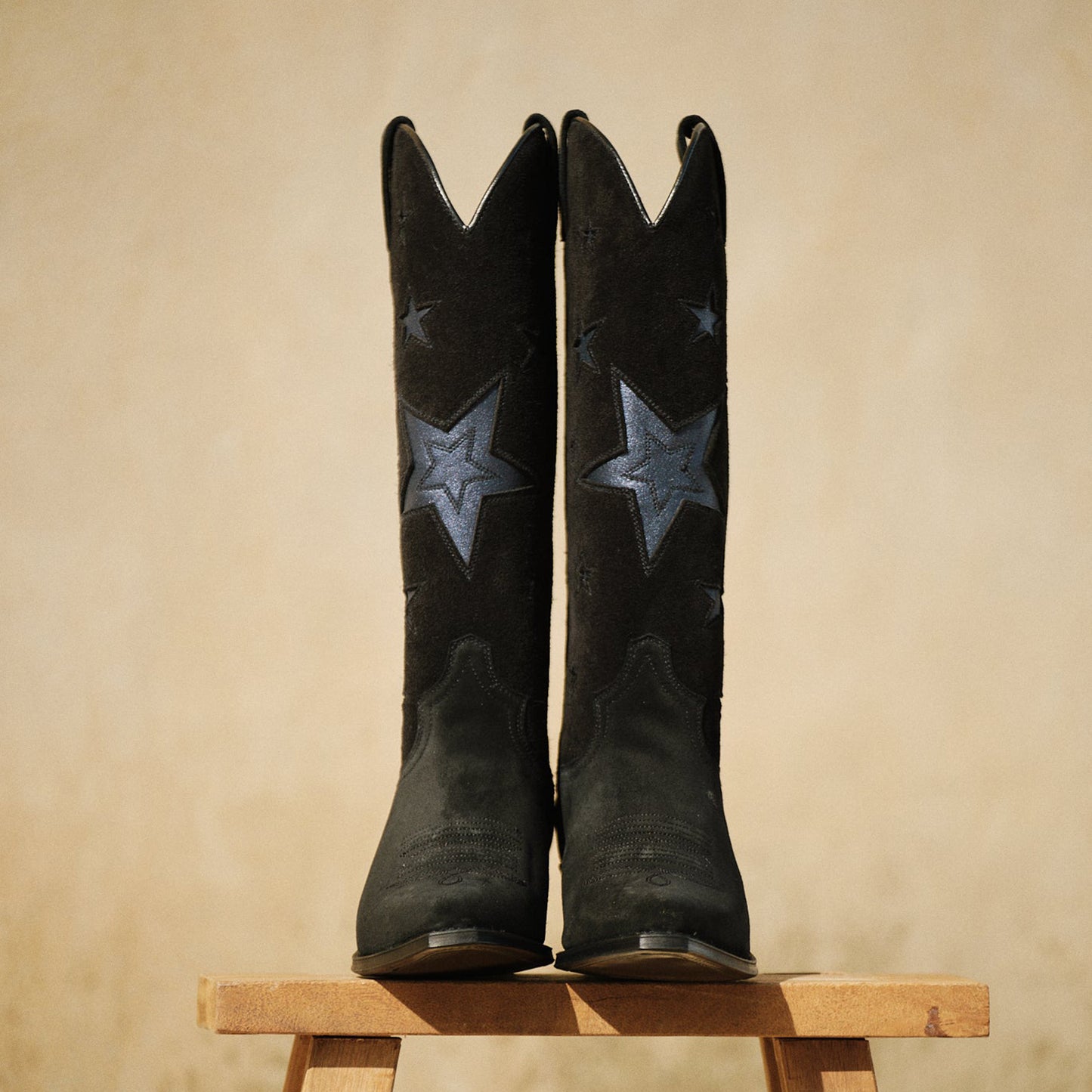 Black Faux Suede Snip-Toe Chic Stars Inlay Mid Calf Cowgirl Boots