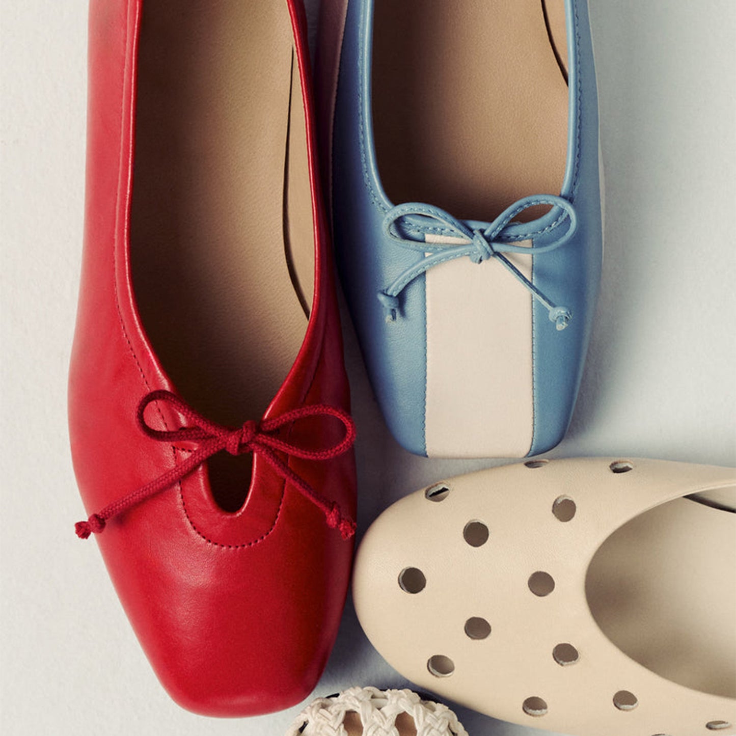 Contrast White And Blue Square-Toe Front Bow Slip-On Ballet Flats