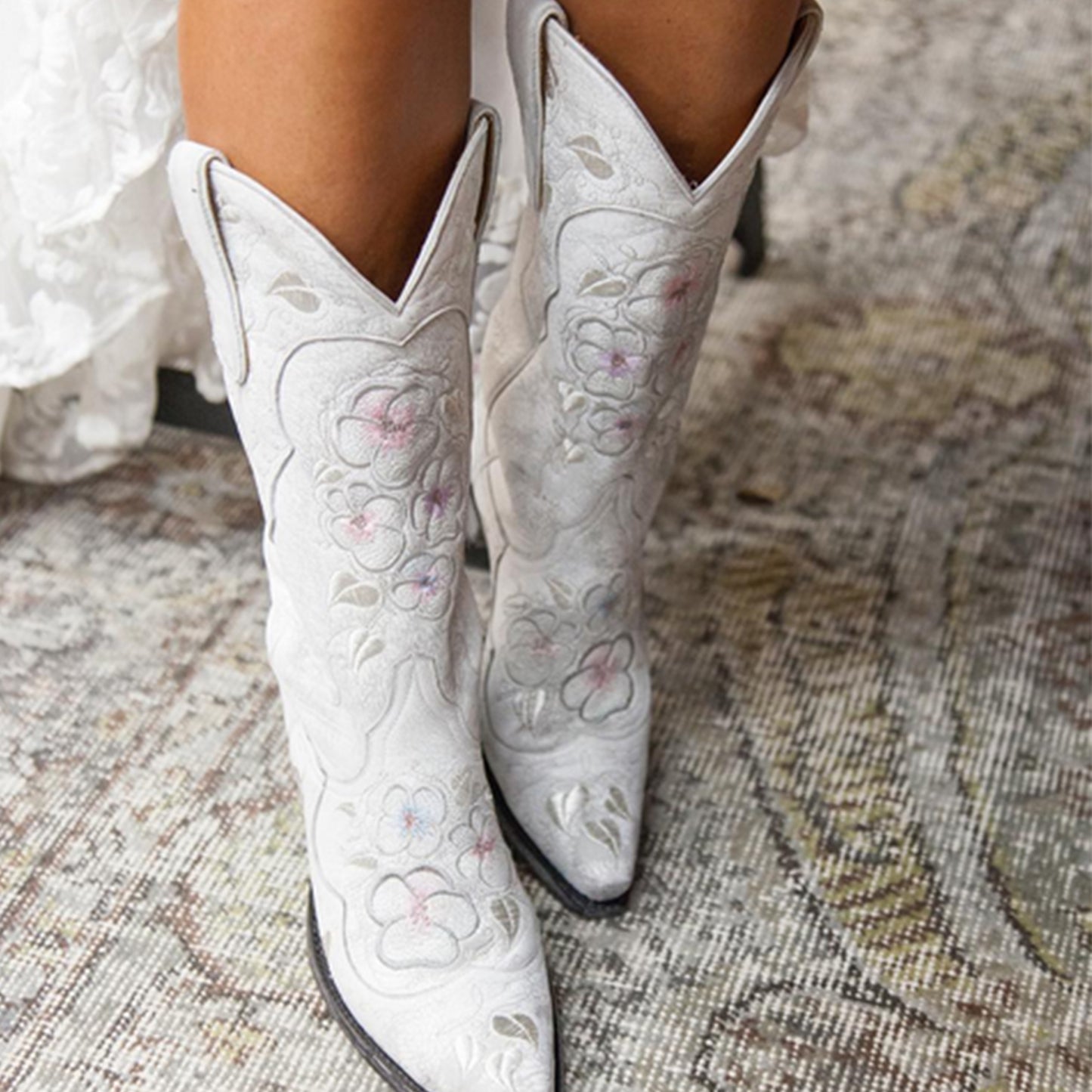 Crinkle White Snip-Toe Florals Embroidery Mid Calf Classic Cowgirl Boots