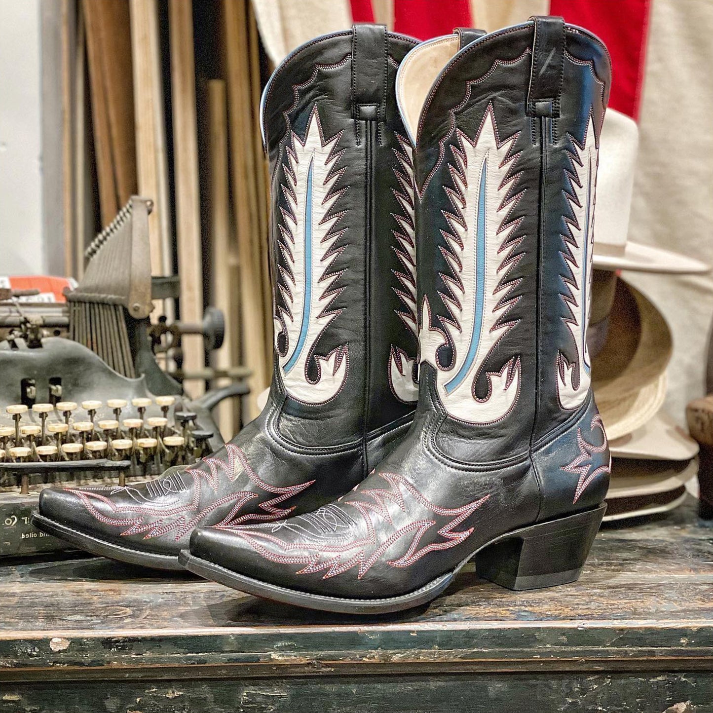 Dark Green Snip-Toe Embroidery And Inlay Mid Calf Cowgirl Boots