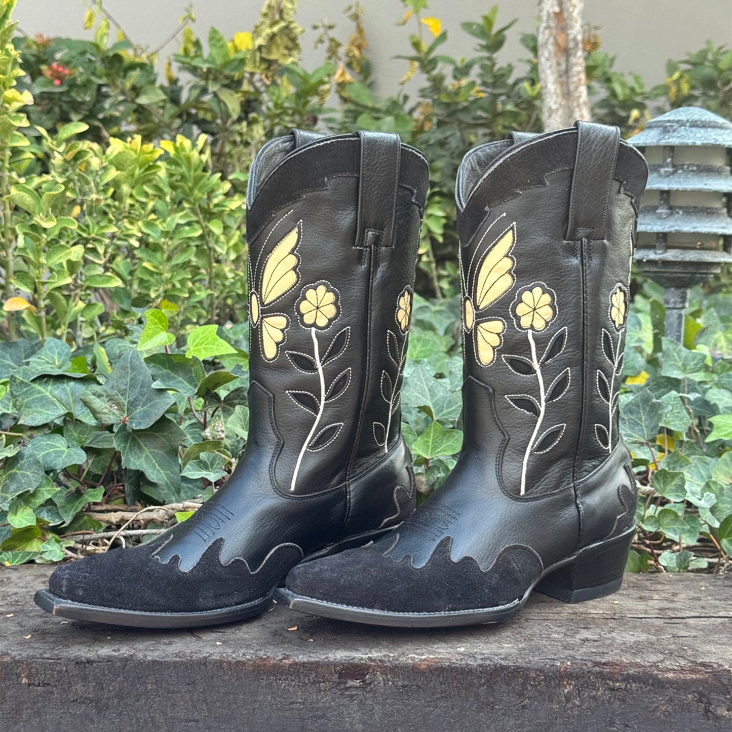 Black Snip-Toe Butterfly And Flower Inlays Mid Calf Cowgirl Boots