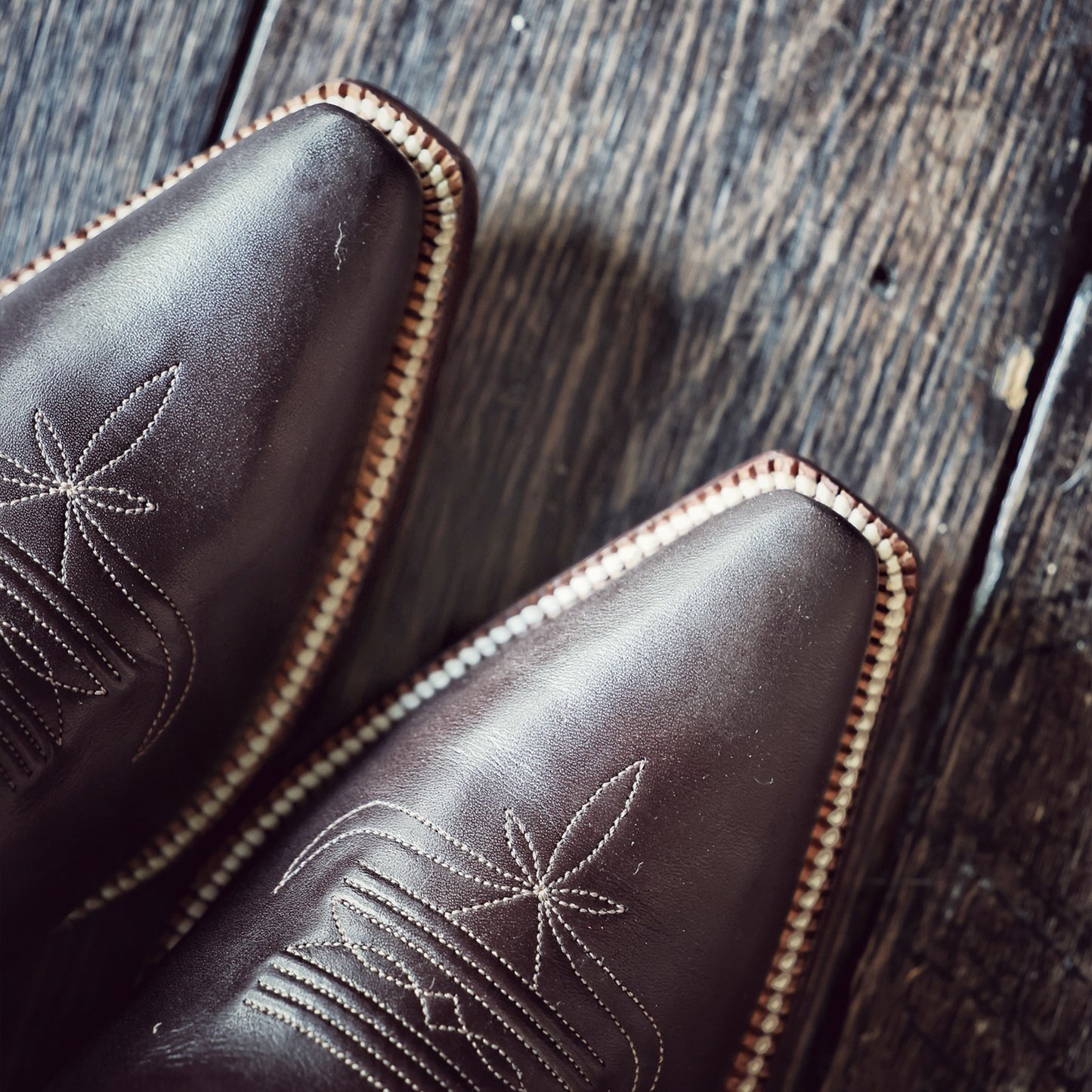 Brown Snip-Toe Curving Embroidery Mid Calf Cowgirl Boots