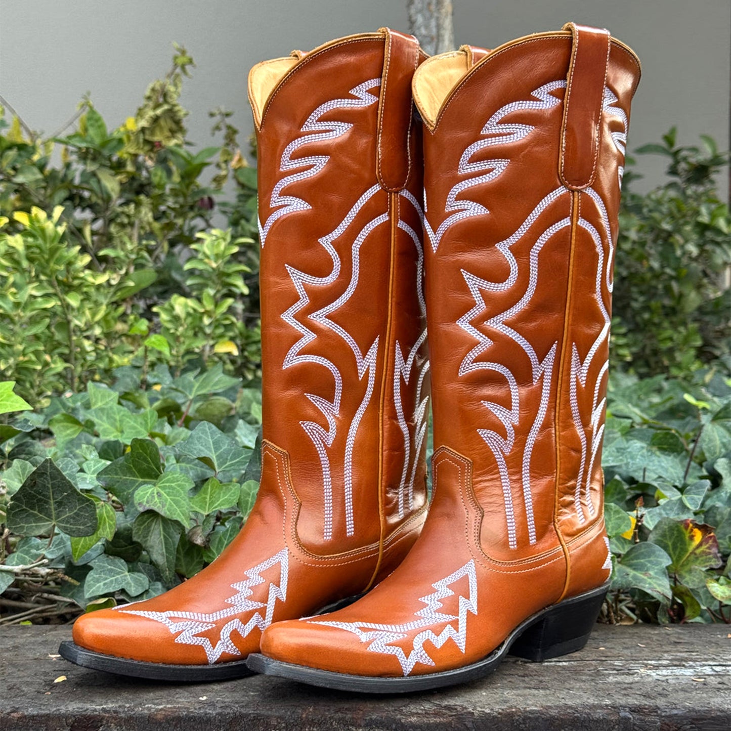 Camel Snip-Toe Western Embroidery Chic Mid Calf Cowgirl Boots