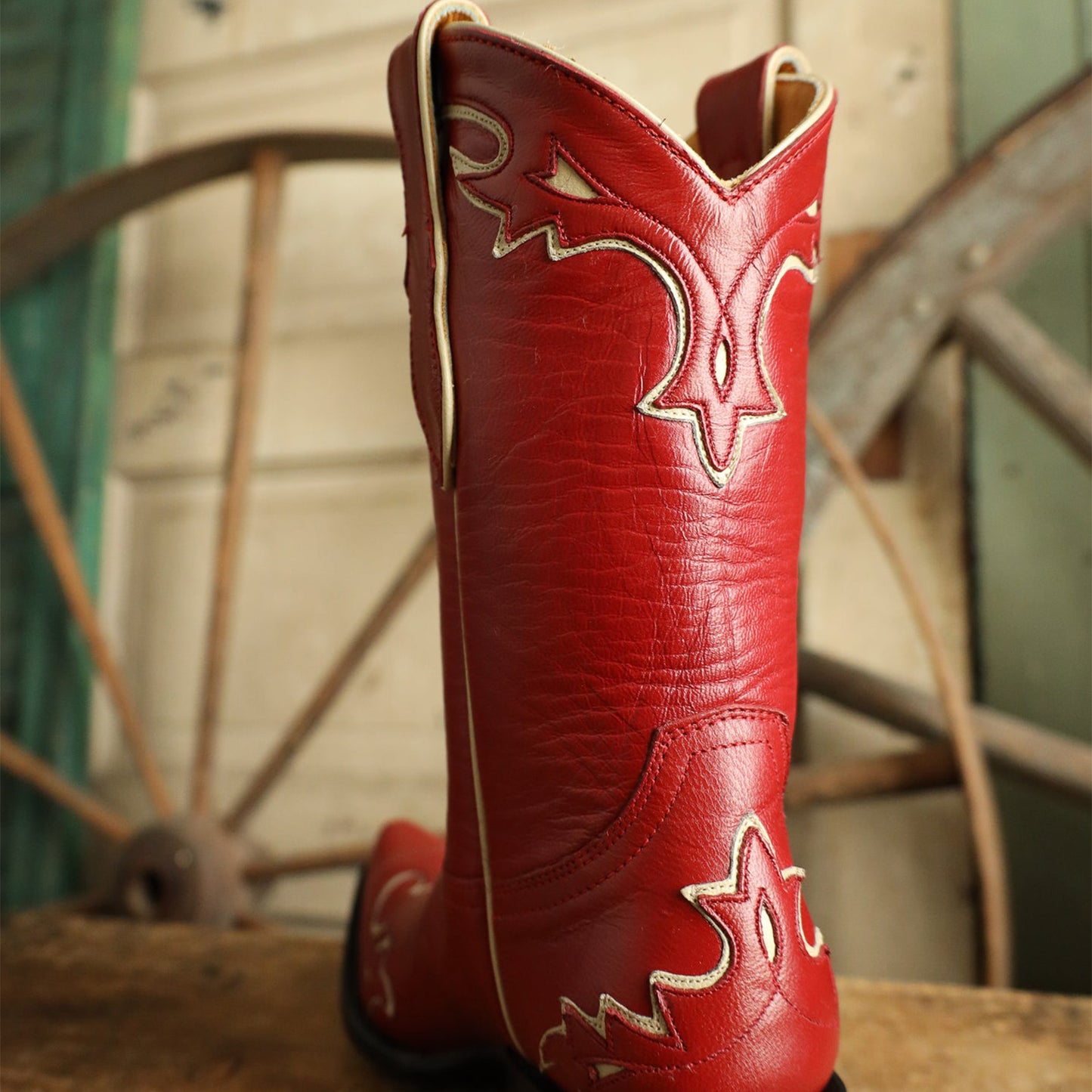 Red Snip-Toe Chic Inlay Mid Calf Classic Cowgirl Boots