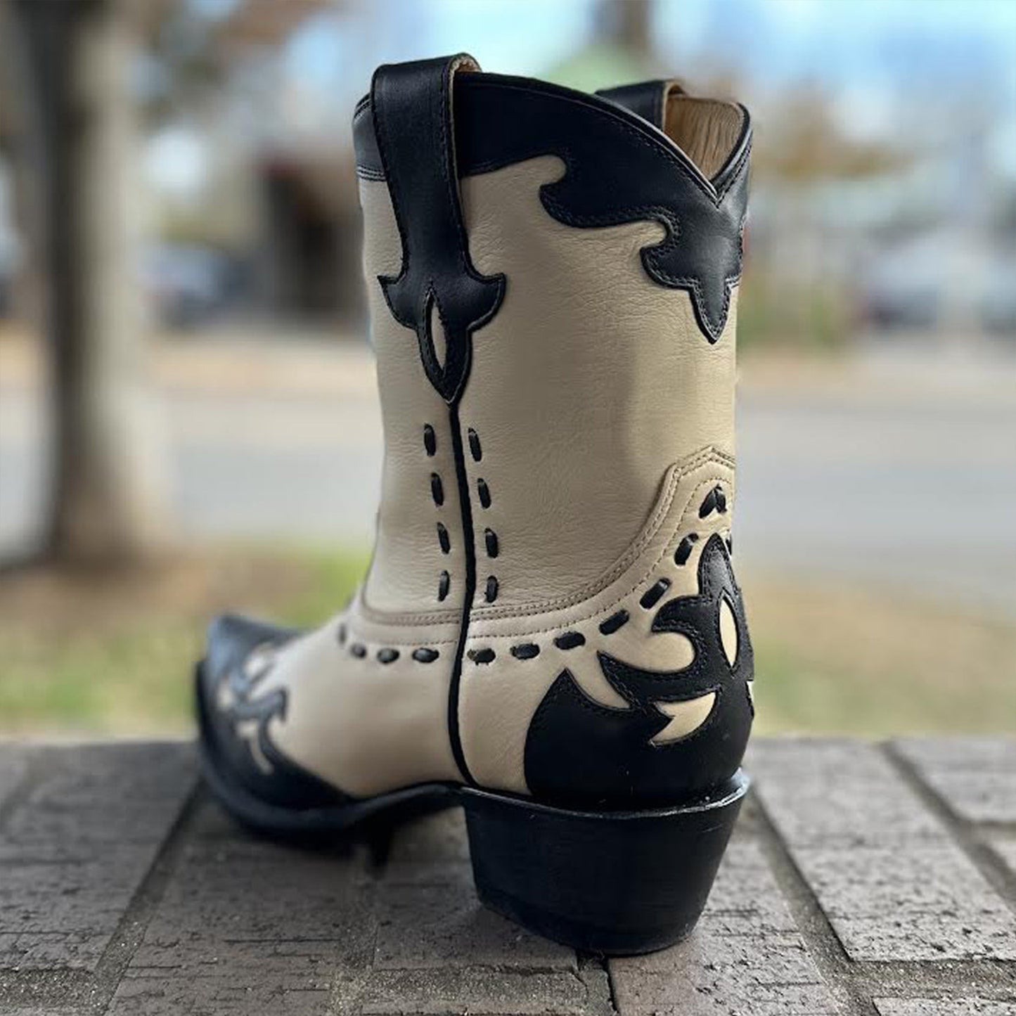 Contrast Cream And Black Snip-Toe Running Stitch Ankle Cowgirl Boots