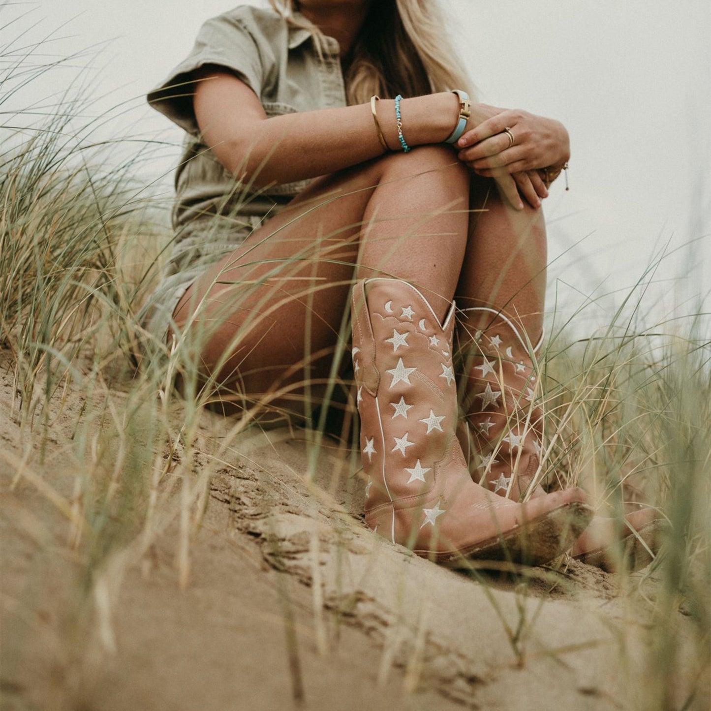 Pink Snip-Toe Stars And Moons Embroidery Mid Calf Cowgirl Boots