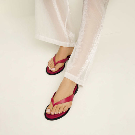Red Round-Toe Flip-Flop Slip-On Sandals Flats