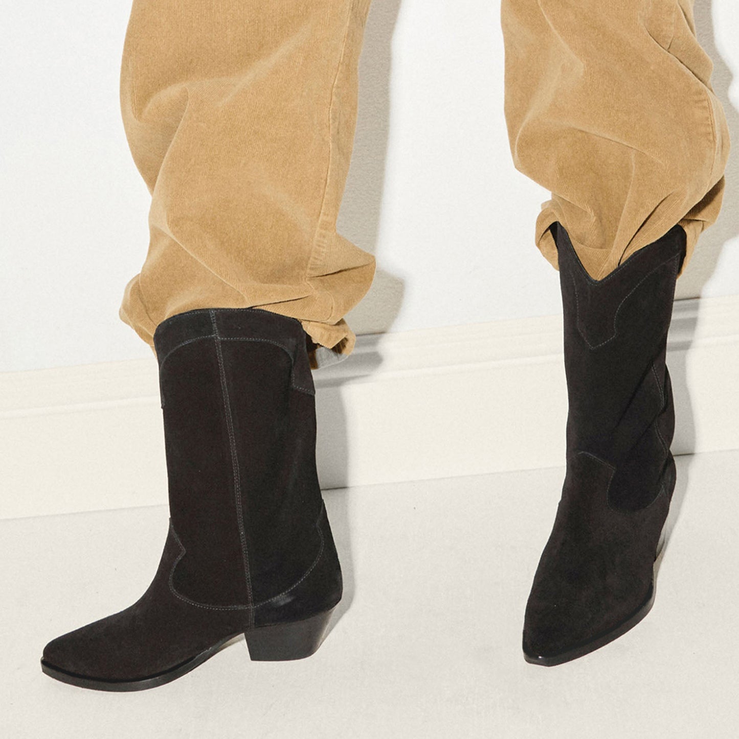 Black Faux Suede Almond-Toe Chic Ankle Cowgirl Boots
