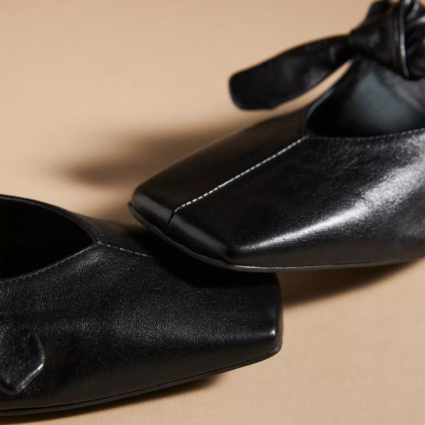 Black Square-Toe Center Lace-Up Ballet Flats