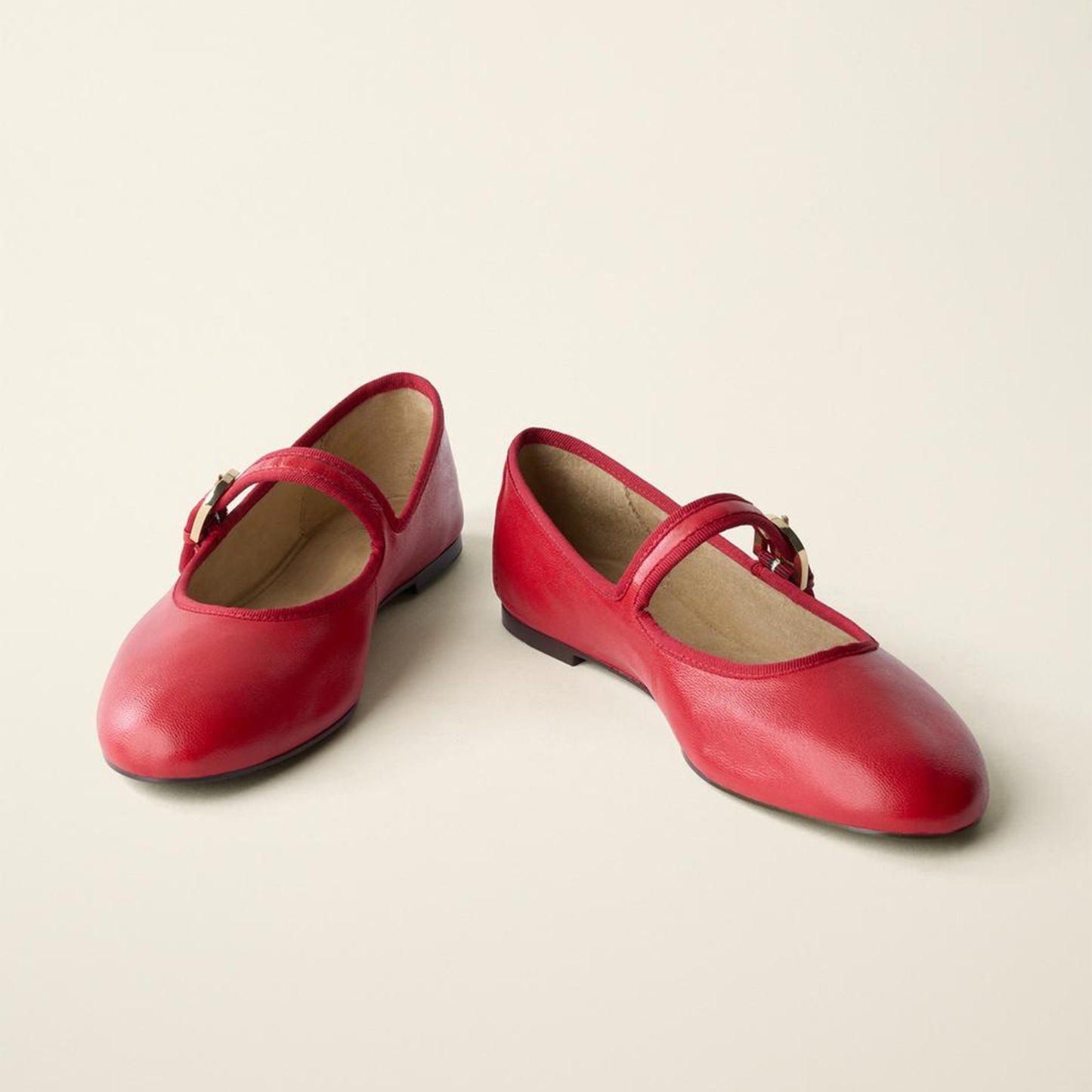 Red Round-Toe Simple Buckle Middle Strap Chic Ballet Flats