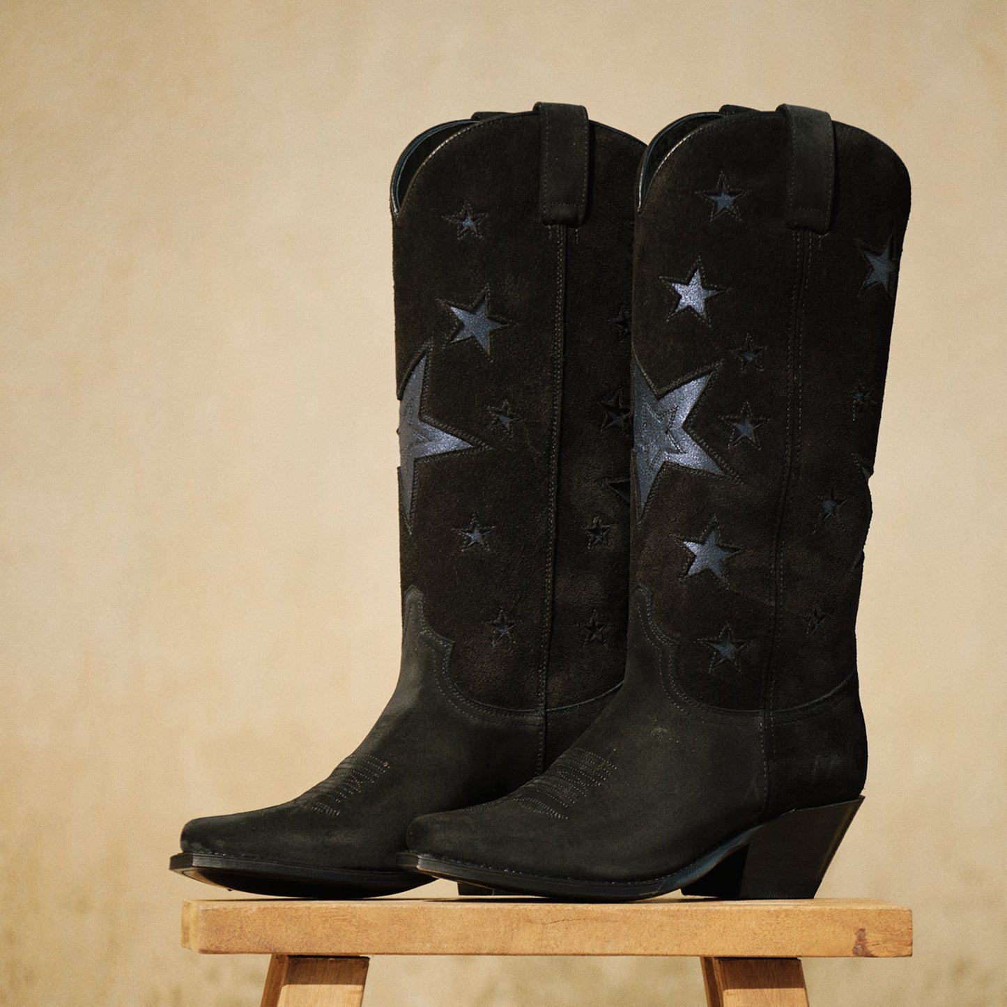 Black Faux Suede Snip-Toe Chic Stars Inlay Mid Calf Cowgirl Boots