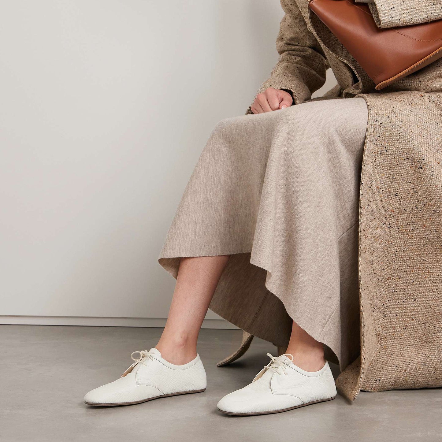 White Round-Toe Classic Bow Flats Loafers