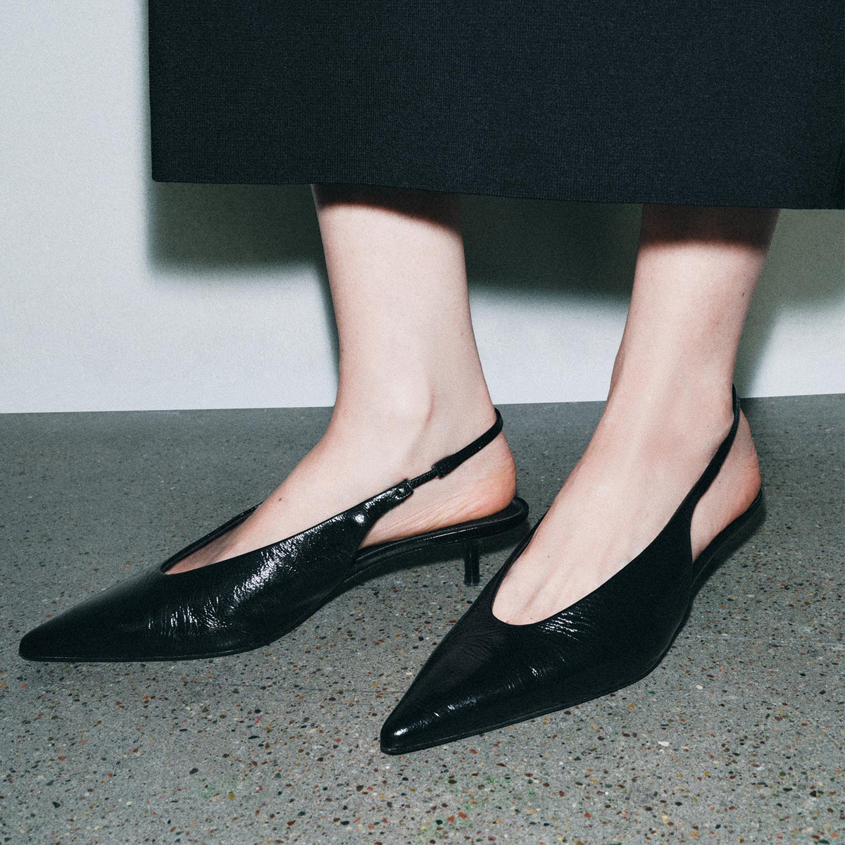Black Pointed-Toe Chic Elastic Back Strap Kitten Heels