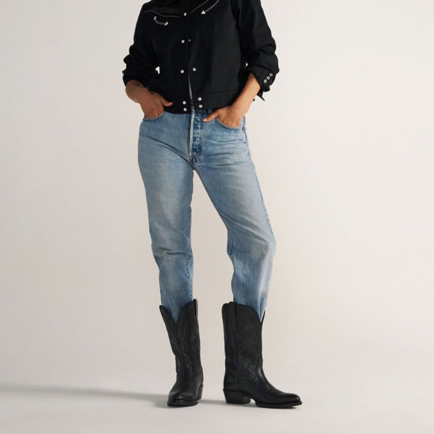 Black Round-Toe Chic Embroidery Classic Western Mid Calf Cowgirl Boots