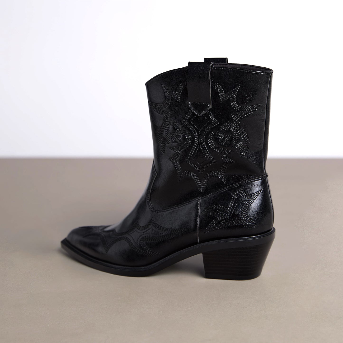 Black Almond-Toe Embroidery Detail Full-Zip Ankle Cowgirl Boots