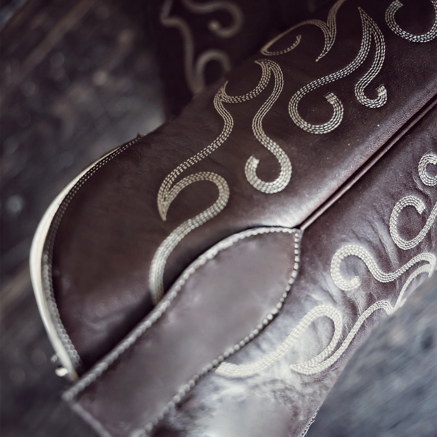 Brown Snip-Toe Curving Embroidery Mid Calf Cowgirl Boots