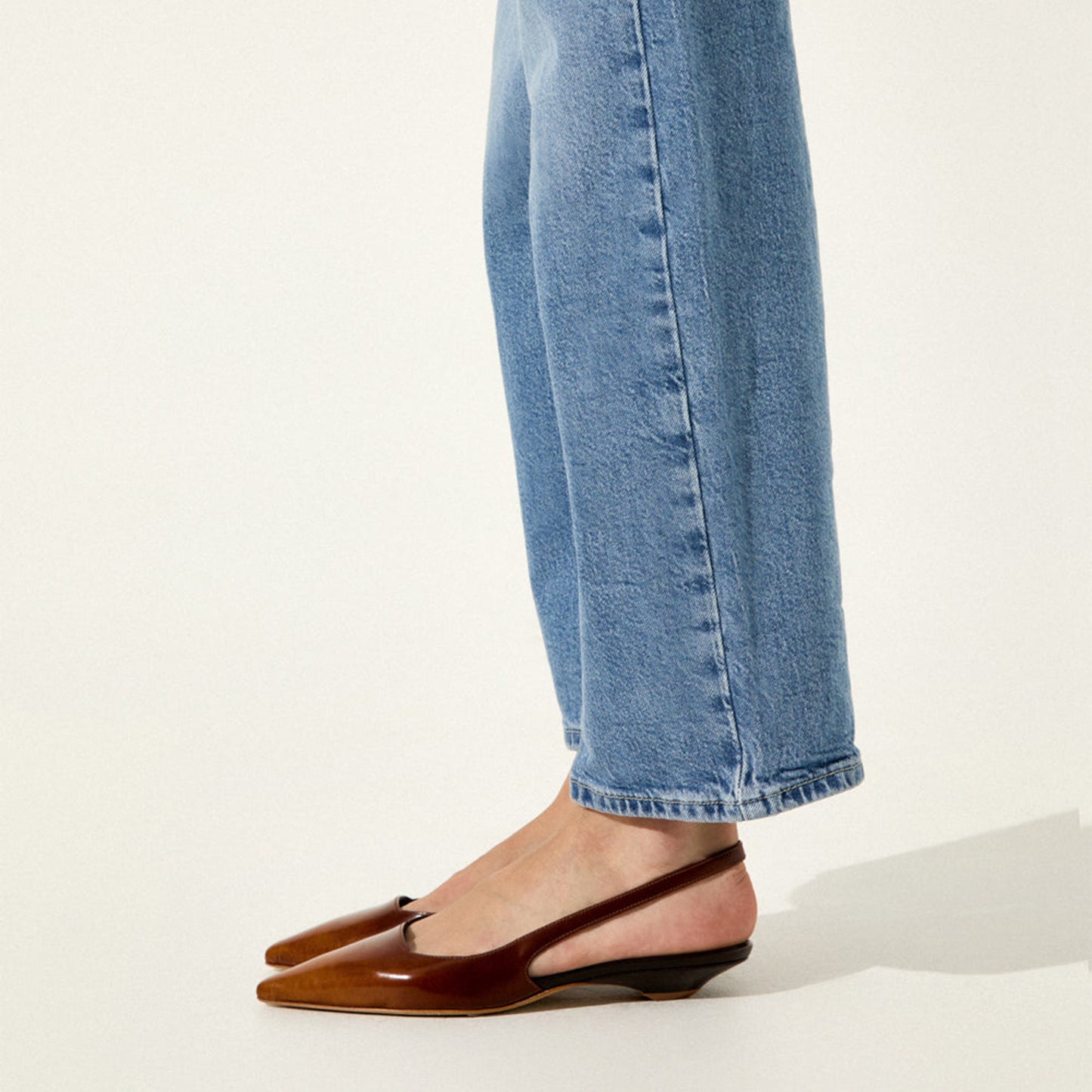 Caramel Pointed-Toe Classic Slingback Kitten Heels