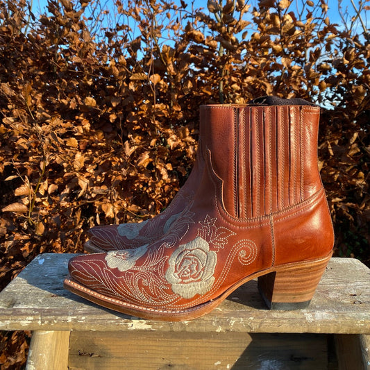 Brown Snip-Toe Front Flowers Embroidery Ankle Cowgirl Boots