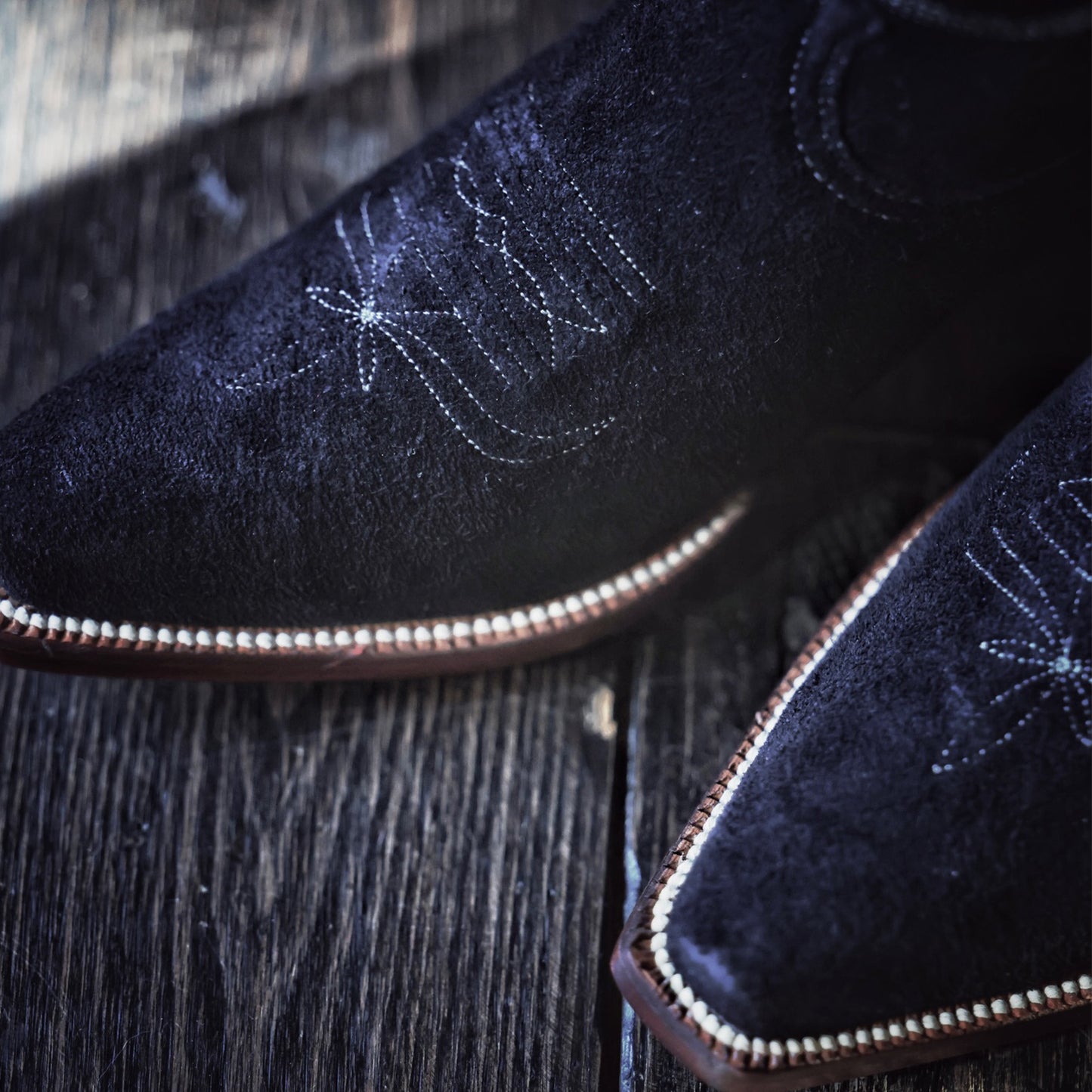 Ingido Faux suede Snip-Toe Chic Embroidery Western Ankle Cowgirl Boots