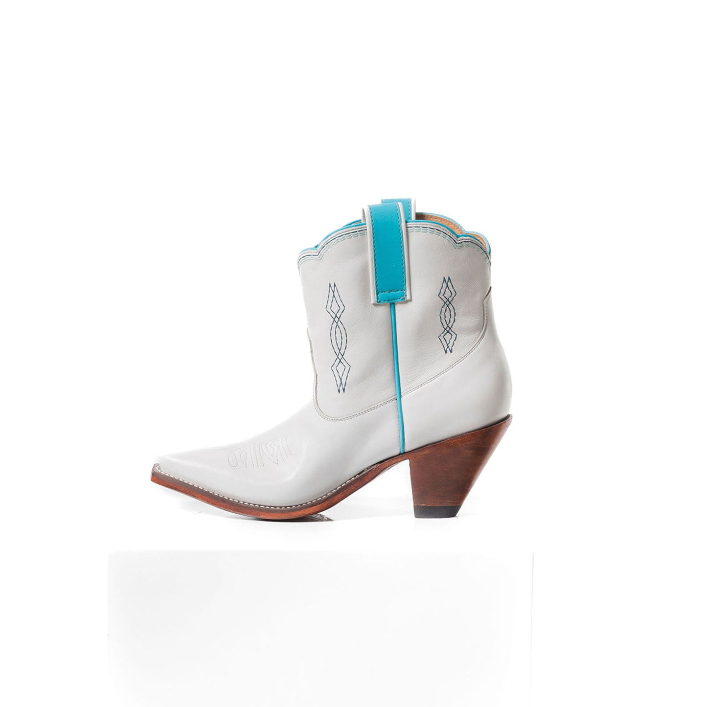 White Snip-Toe Tulip Inlay Embroidery Ankle Cowgirl Boots